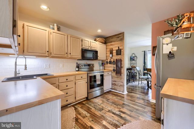 102 RIVER BEND PARK, Lancaster, PA 17602