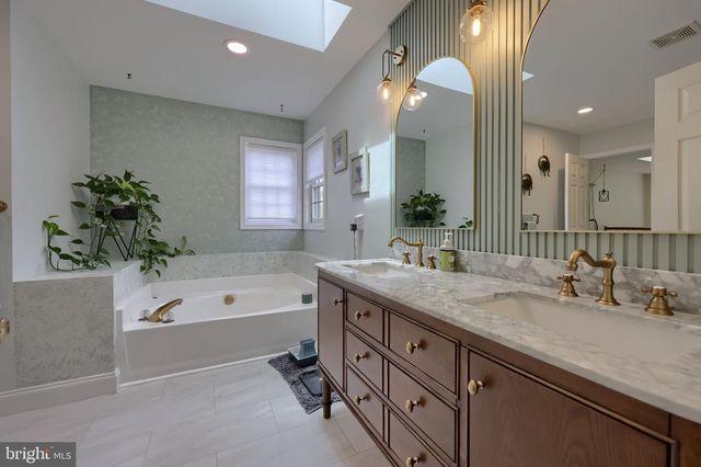 102 RIVER BEND PARK, Lancaster, PA 17602