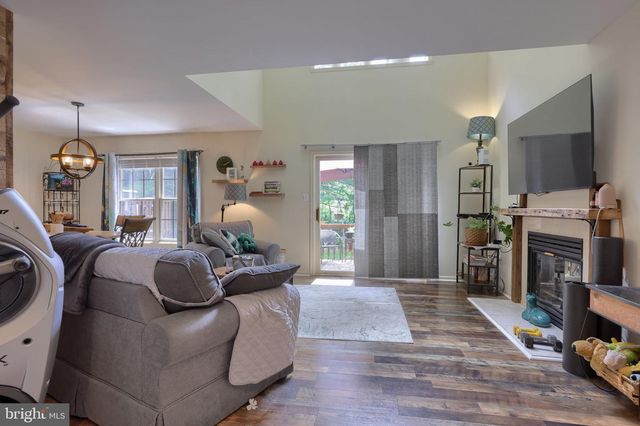 102 RIVER BEND PARK, Lancaster, PA 17602