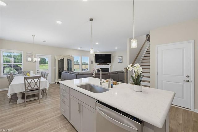 4210 Barrow Farm Road, Kernersville, NC 27284