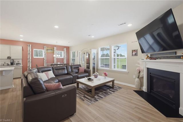 4210 Barrow Farm Road, Kernersville, NC 27284