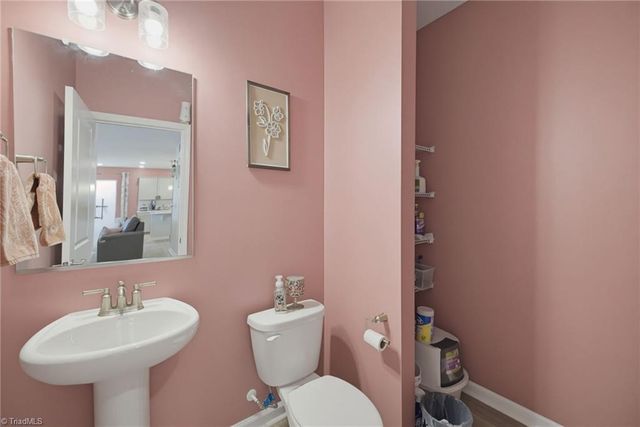 4210 Barrow Farm Road, Kernersville, NC 27284
