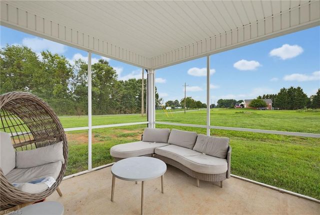 4210 Barrow Farm Road, Kernersville, NC 27284