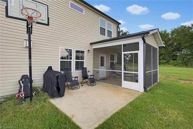 4210 Barrow Farm Road, Kernersville, NC 27284