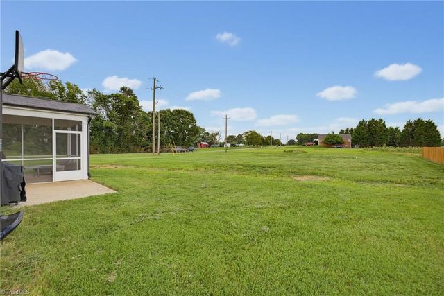 4210 Barrow Farm Road, Kernersville, NC 27284