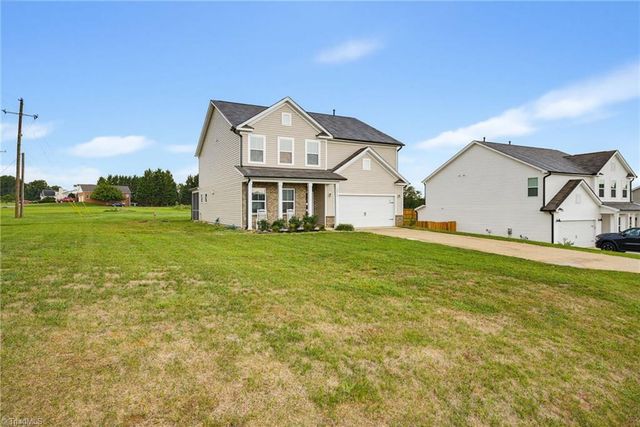 4210 Barrow Farm Road, Kernersville, NC 27284