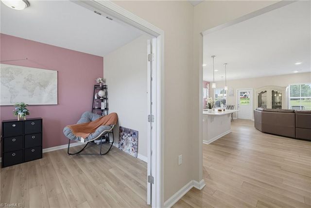 4210 Barrow Farm Road, Kernersville, NC 27284