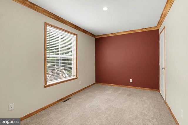 327 MOHR RD, Millersburg, PA 17061
