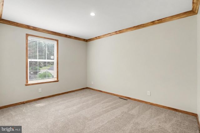 327 MOHR RD, Millersburg, PA 17061