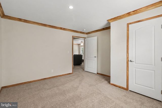 327 MOHR RD, Millersburg, PA 17061