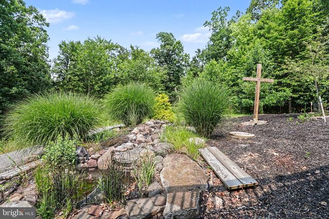 327 MOHR RD, Millersburg, PA 17061