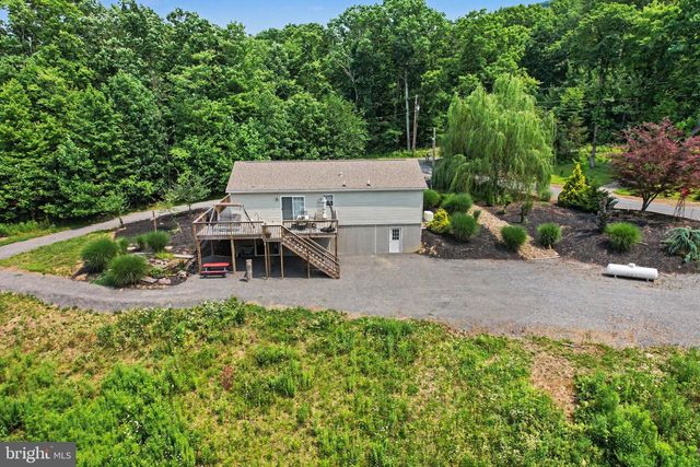 327 MOHR RD, Millersburg, PA 17061