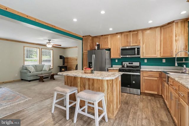 327 MOHR RD, Millersburg, PA 17061