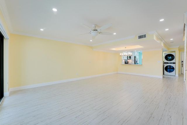 240 Captains Walk 5120, Delray Beach, FL 33483