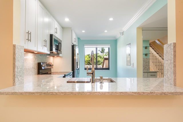 240 Captains Walk 5120, Delray Beach, FL 33483