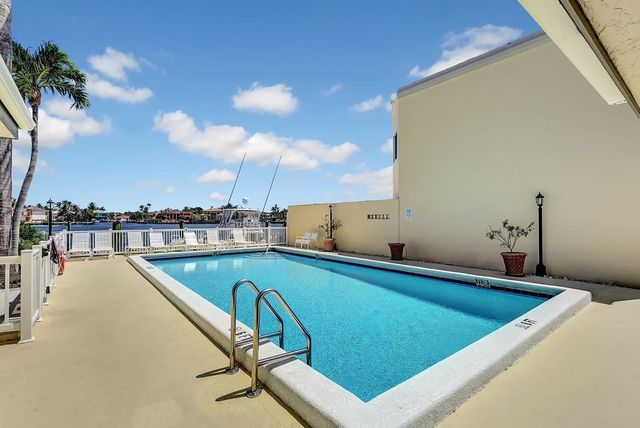 240 Captains Walk 5120, Delray Beach, FL 33483