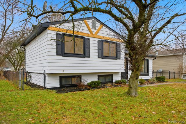 15486 Orchard Street, Romulus, MI 48174