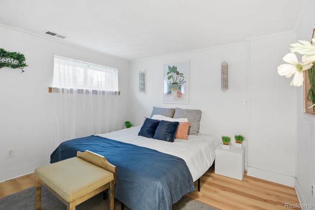 15486 Orchard Street, Romulus, MI 48174