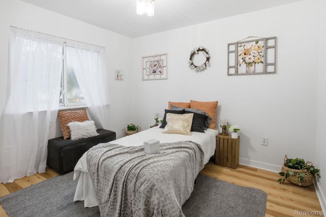 15486 Orchard Street, Romulus, MI 48174