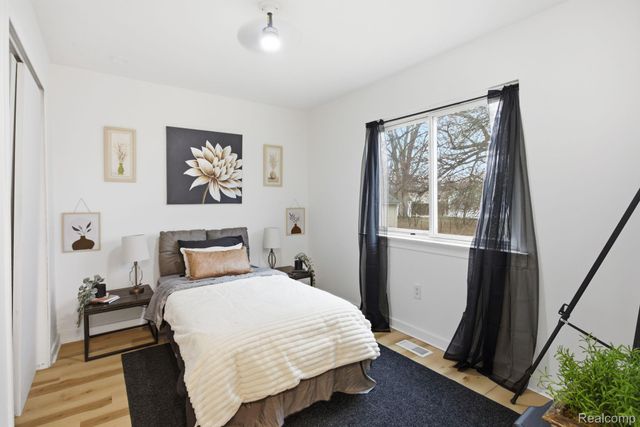 15486 Orchard Street, Romulus, MI 48174