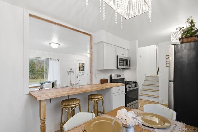 15486 Orchard Street, Romulus, MI 48174