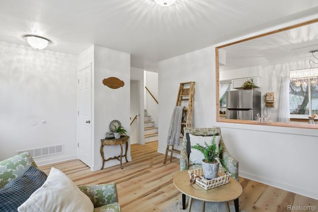 15486 Orchard Street, Romulus, MI 48174