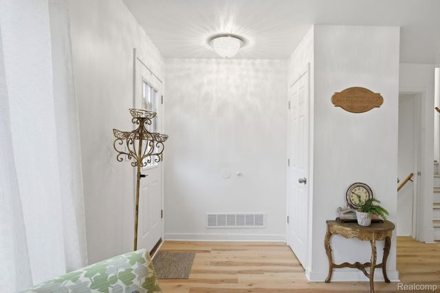 15486 Orchard Street, Romulus, MI 48174