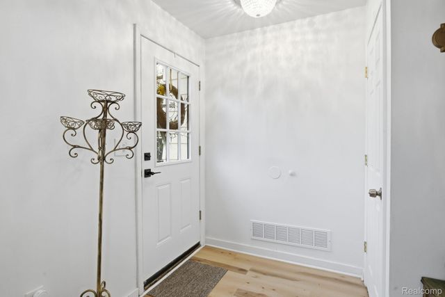 15486 Orchard Street, Romulus, MI 48174