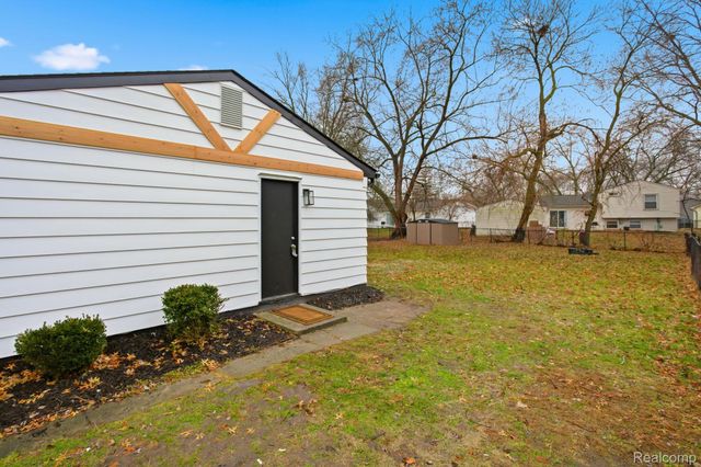 15486 Orchard Street, Romulus, MI 48174