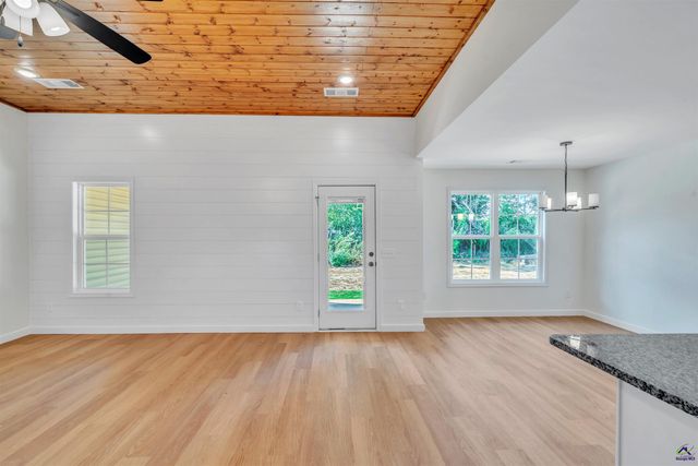 121 Early Drive, Byron, GA 31008