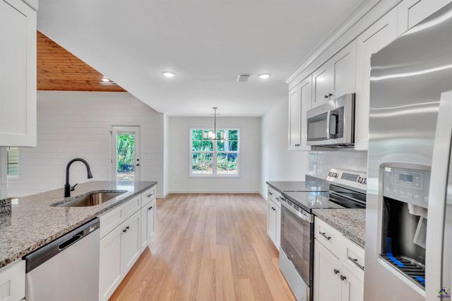 121 Early Drive, Byron, GA 31008