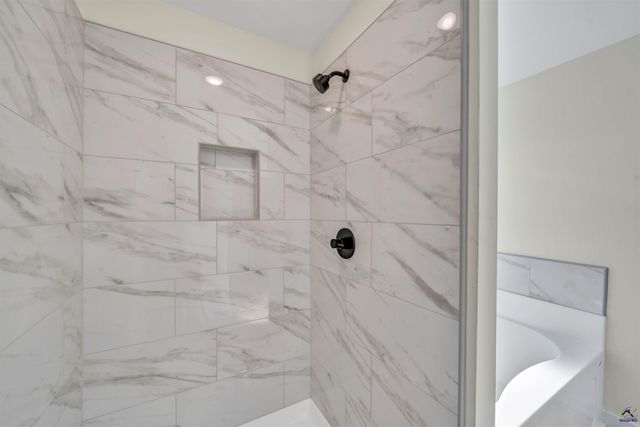 121 Early Drive, Byron, GA 31008