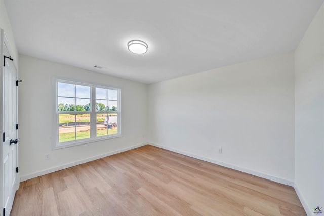 121 Early Drive, Byron, GA 31008