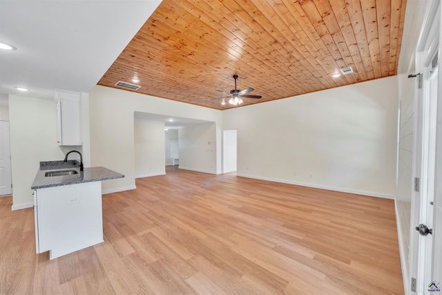 121 Early Drive, Byron, GA 31008