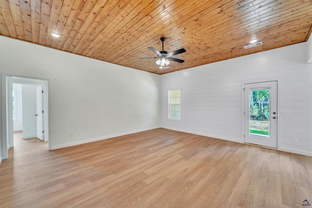 121 Early Drive, Byron, GA 31008