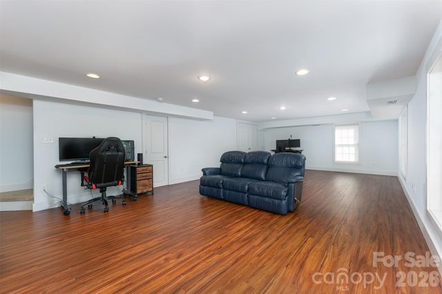 101 Courtland Avenue, Asheville, NC 28801