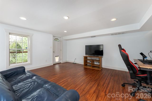 101 Courtland Avenue, Asheville, NC 28801