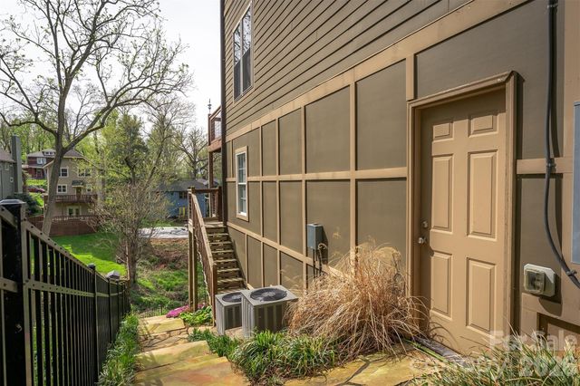 101 Courtland Avenue, Asheville, NC 28801