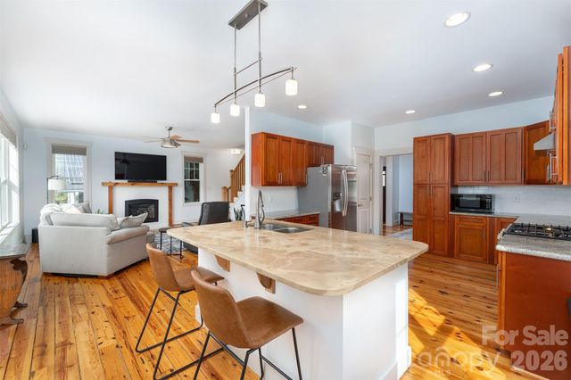 101 Courtland Avenue, Asheville, NC 28801
