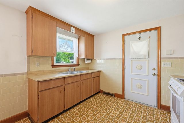 93 Rogers Drive, Stoughton, MA 02072