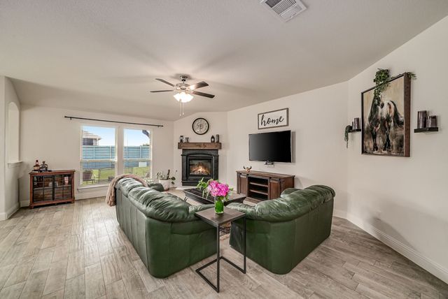 1528 Grassy Knoll Trail, Little Elm, TX 76227