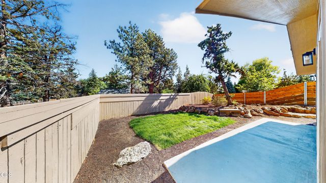 63266 Vogt Road, Bend, OR 97701