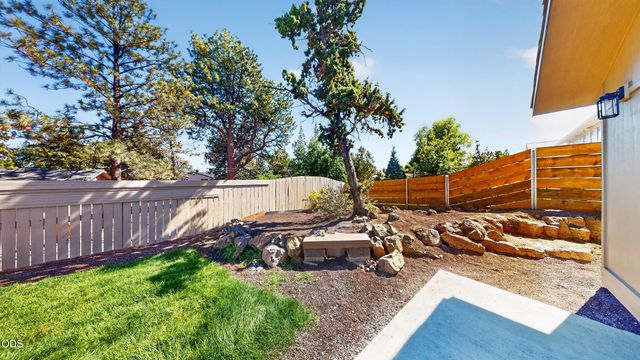 63266 Vogt Road, Bend, OR 97701