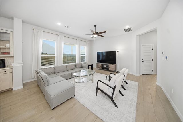 616 Saturnia DR, Georgetown, TX 78628