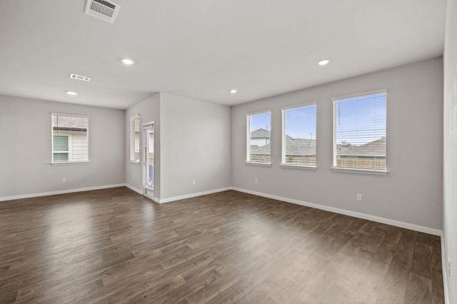 173 Frostweed DR, Kyle, TX 78640