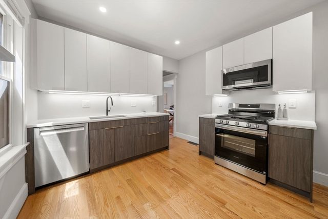 8 Fox 1, Boston, MA 02122
