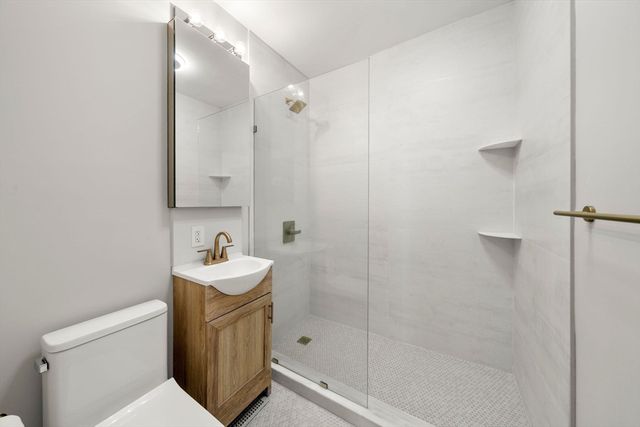 8 Fox 1, Boston, MA 02122