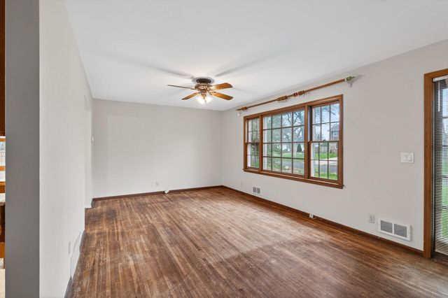 337 104th Lane NE, Blaine, MN 55434