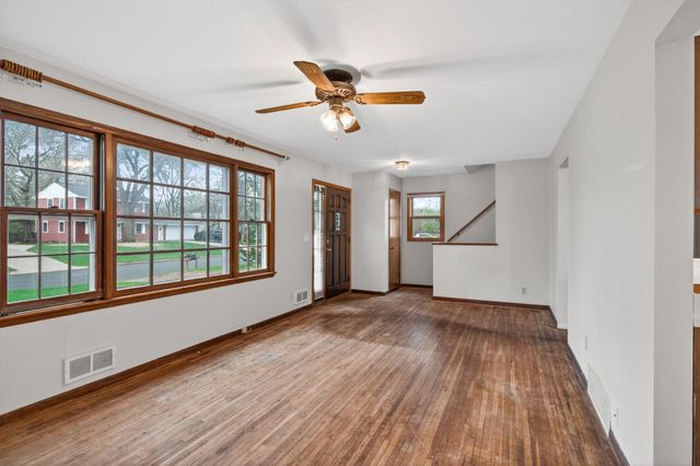 337 104th Lane NE, Blaine, MN 55434