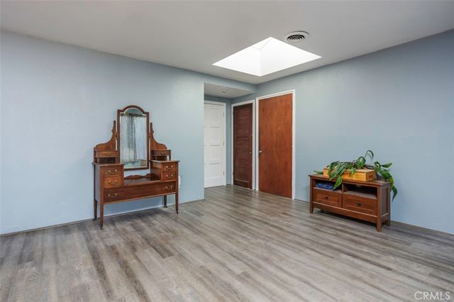 674 Senate Street, Costa Mesa, CA 92627